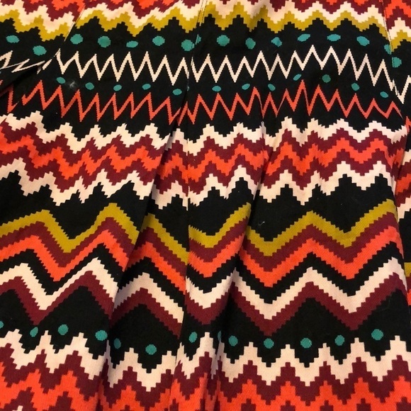 Forever 21 3x pleated skirt. Aztec type pr… - Picture 2 of 6